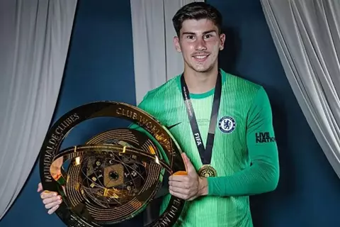 رسميا.. تشيلسي يعير مايك بيندرز إلى ستراسبورج